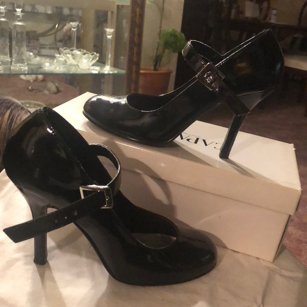 Shoe